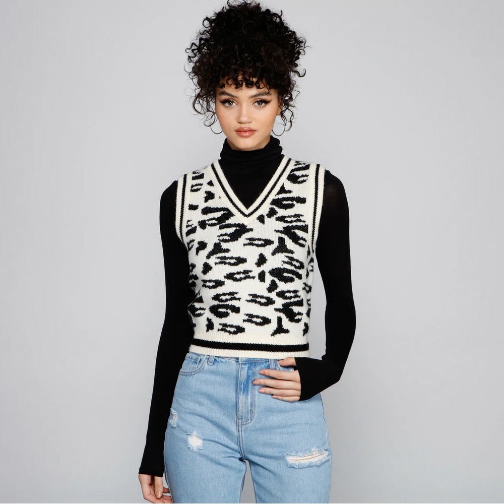 WINDSOR WOMENS Black and White V-Neck Sweater Vest SIZE M
